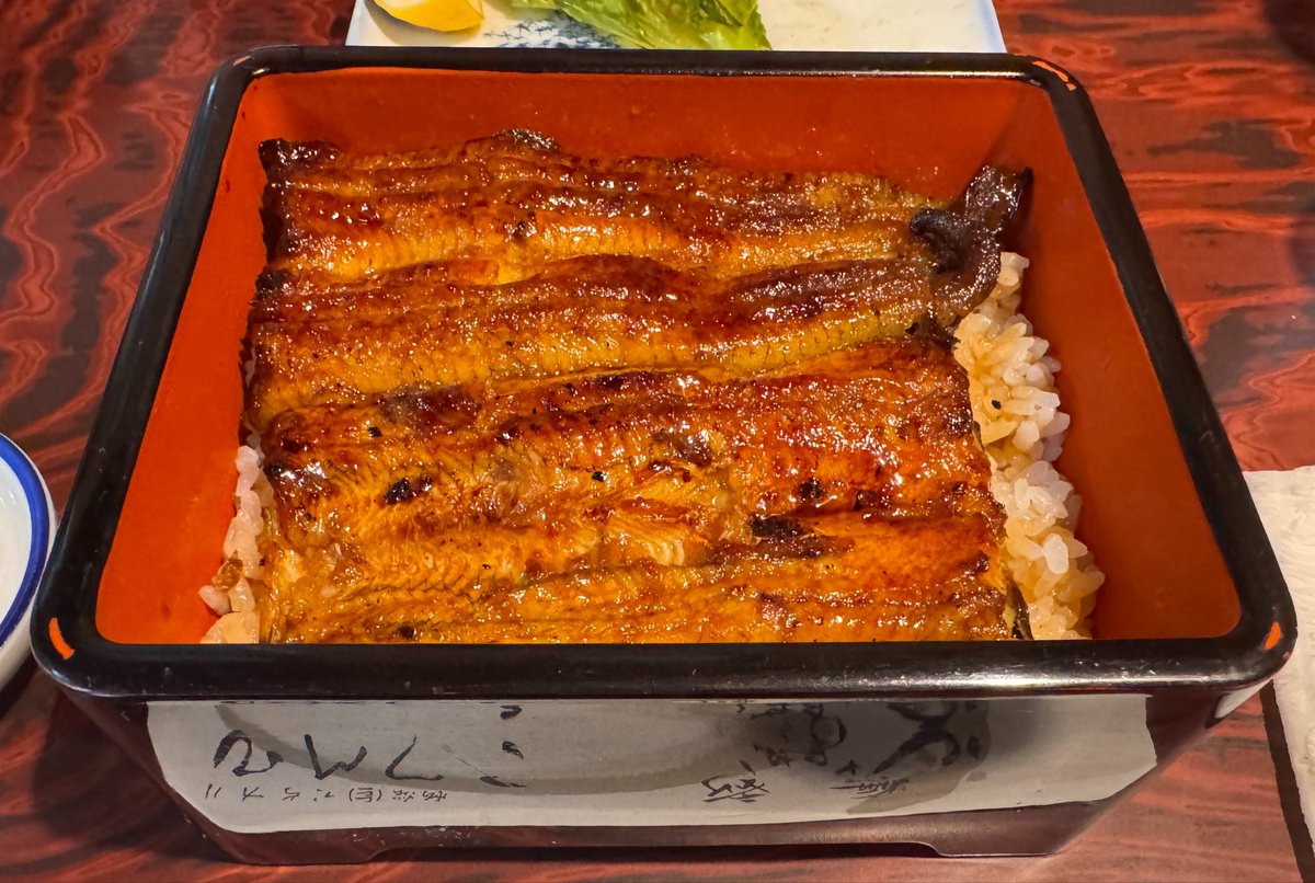 ykch_ps's tweet photo. 1年ぶりに鰻重食べて幸せ https://t.co/KQp3iOSbzV