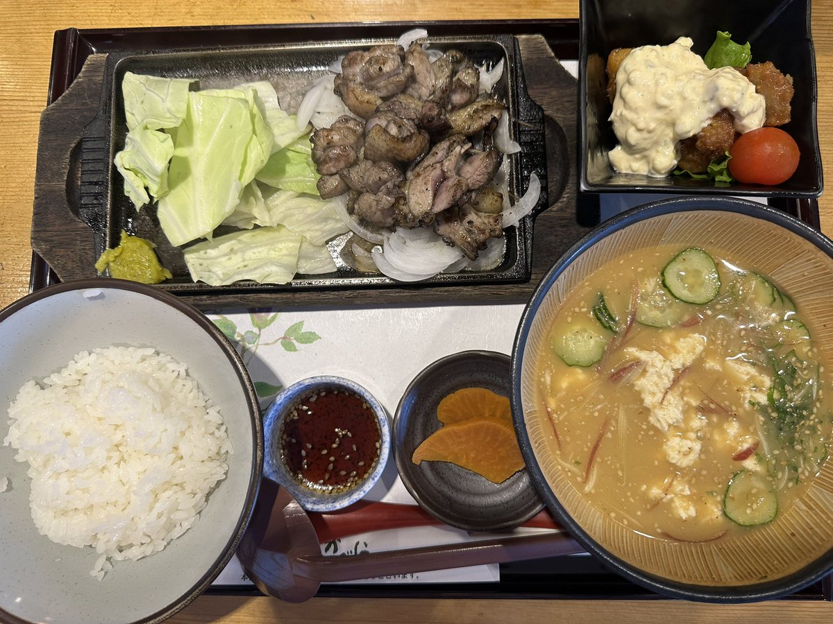 char06062014's tweet photo. 全日本TTの帯同で宮崎におりました。
カロリーをしっかり蓄えて帰京します✈️

坂本マッサーおすすめのうどん屋さんはまた今度！！ https://t.co/Gd7ObcedCE