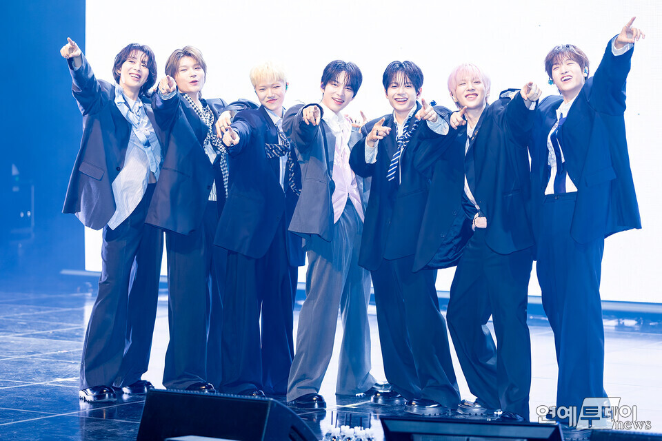 tvj2000's tweet photo. [today포토] #NAZE #네이즈 #ネイズ , '쇼케이스가 아닌 앨범 성료 활동 보고회' #PeopleTalk
📸 https://t.co/S2C8cPIbbV https://t.co/XRhL1ZOM63