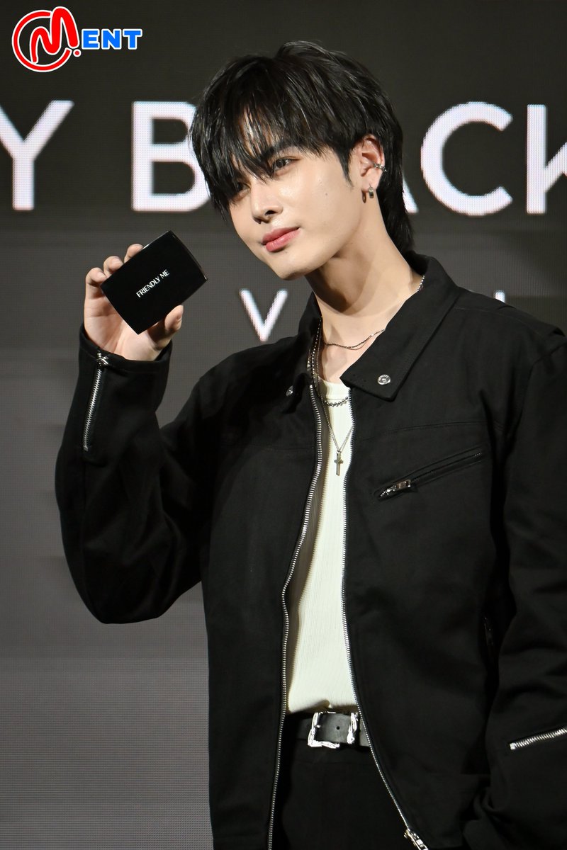 masterofent's tweet photo. " แซนต้า พงศภัค " ในงาน FRIENDLY ME BEAUTY BLACK CARPET EVENT 

SANTA BEAUTY BLACK CARPET
#FriendlyMeBeautyxSanta
#Santapp 
#FriendlyMe
#FriendlyMeBeauty https://t.co/YTnk5l1faG