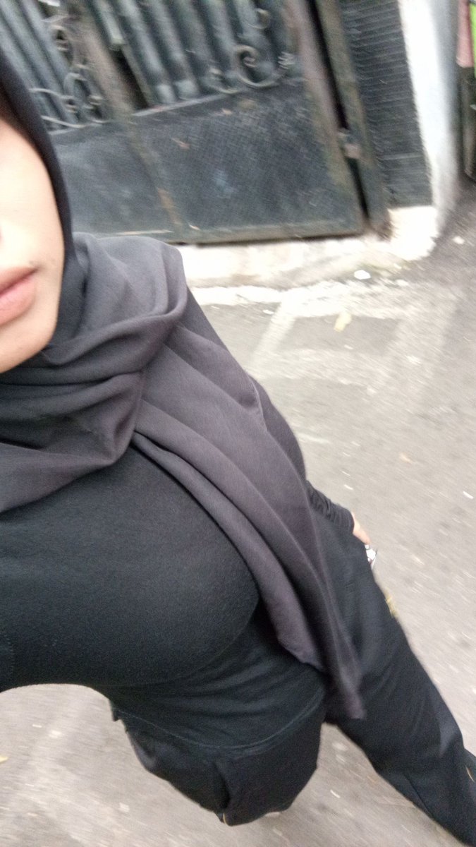 clllarreinne's tweet photo. kalau udah pernah hs, malah pengen terus ya 😩 https://t.co/5LKFYXqbQm