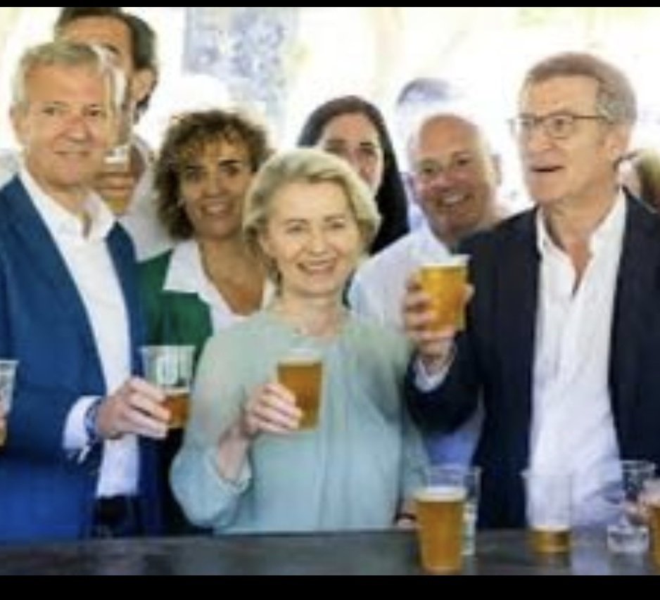 IntuidX's tweet photo. @josejavierespa @ZUNCHO67 Hay que saber a quién se vota 
Luego ya es tarde https://t.co/gBWx5463ha