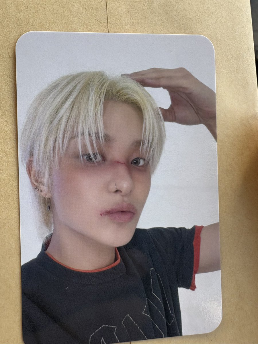 flower32203372's tweet photo. TREASURE トレカ 交換 NEW WAV タワレコ HMV POPUP mumo ICE RED 特典

譲　ジフン

求　ジョンファン

現在ポップアップ渋谷にいます。お気軽にお声掛けください😣 https://t.co/dBy73uGn8U