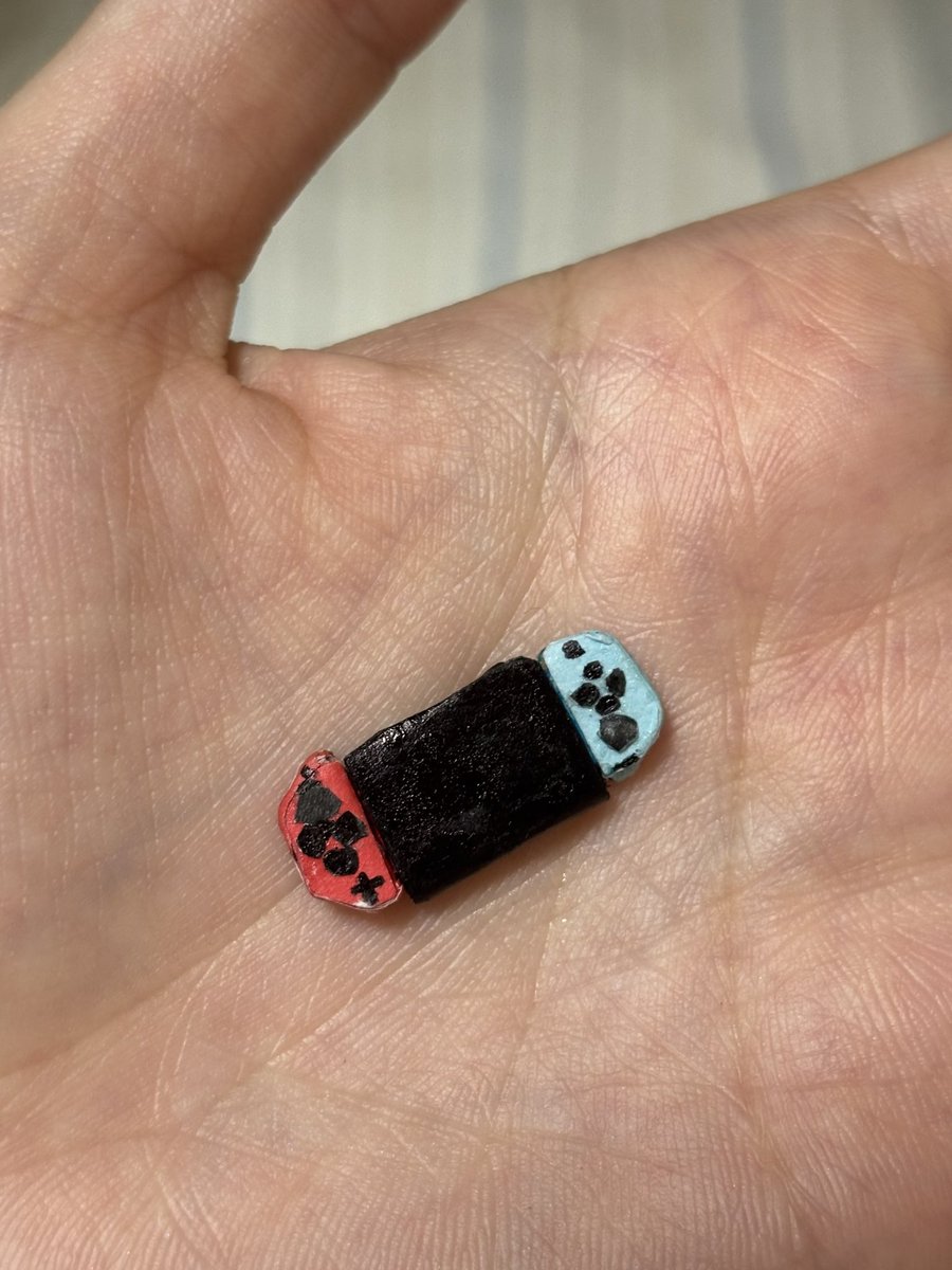 ushiumim's tweet photo. 最近の作品　Switch🎮 https://t.co/olD2xAsfbU