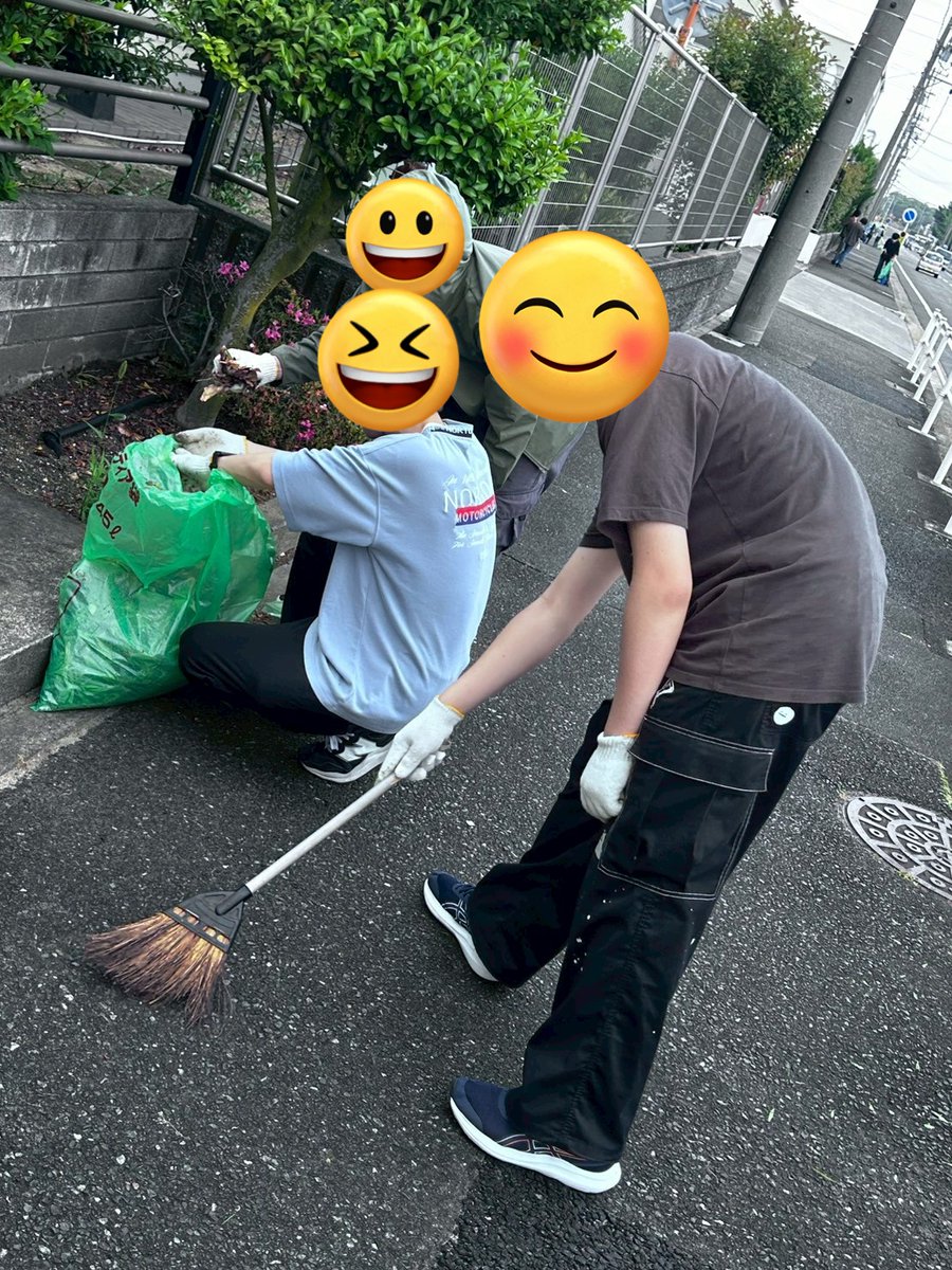 du_roboken's tweet photo. クリーンアップキャンペーンに参加し、大学周辺の清掃を行いました!
＃大同大学　＃ロボ研 https://t.co/X6I8E0X8Qx