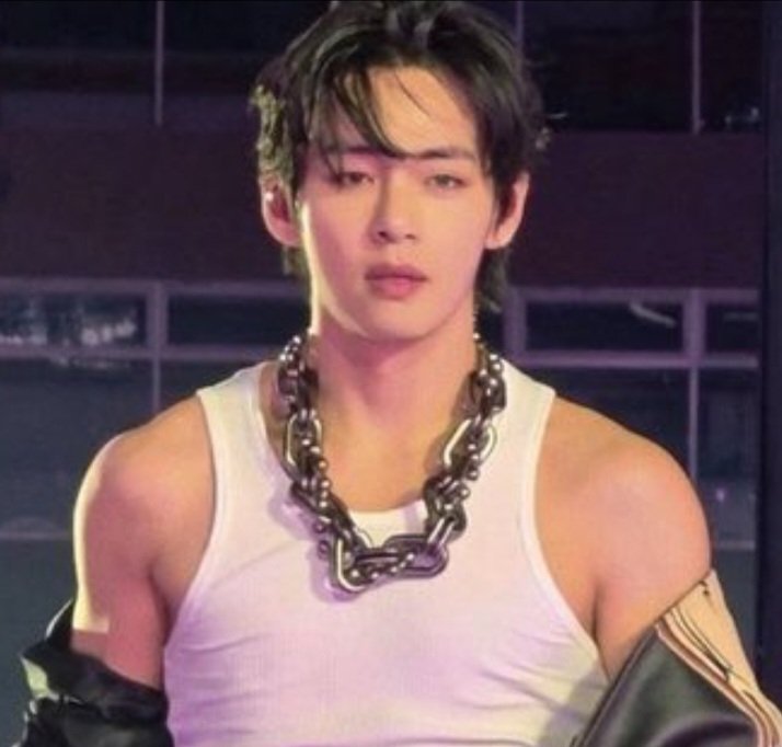 lemonethv's tweet photo. Greek God https://t.co/KzlkxFFBjS