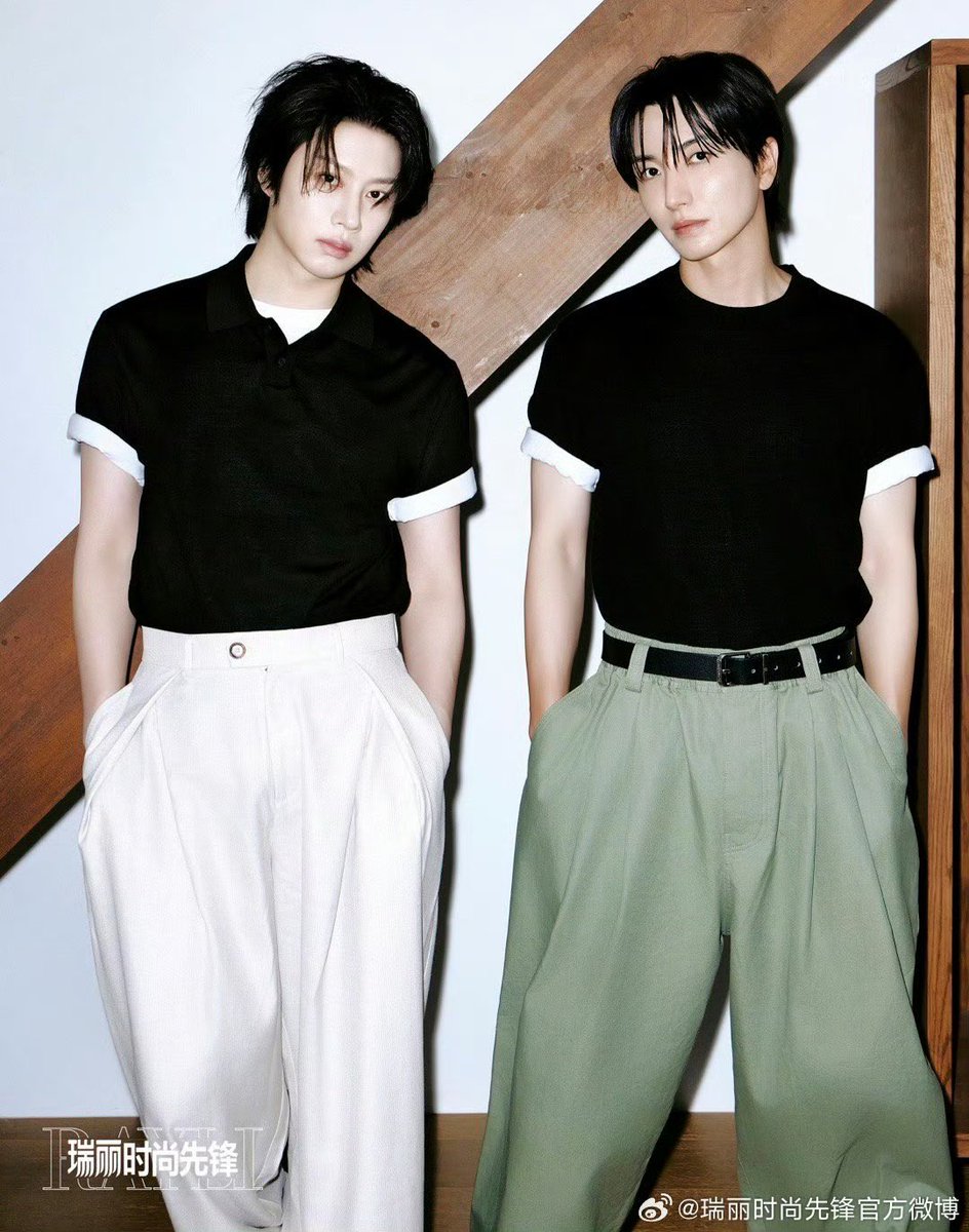 hee_stories's tweet photo. They look so fineeeee

#83line #83z #teukchul #heechul #leeteuk https://t.co/R6t5Dh9OCj