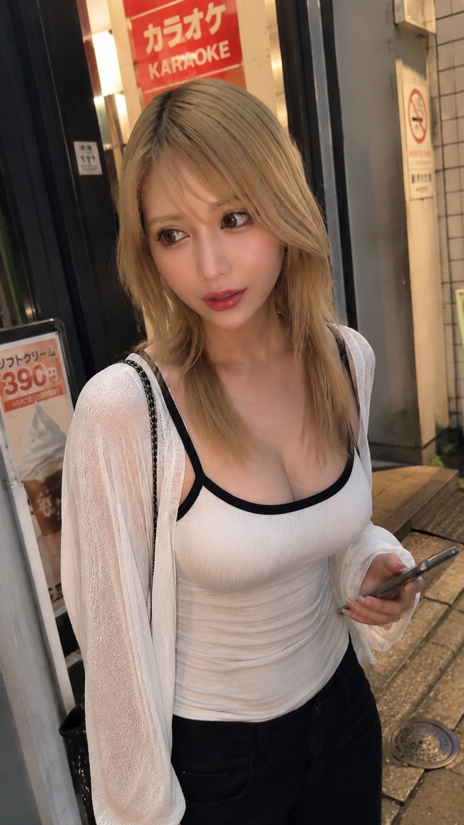AelyaNur17's tweet photo. ギャルが大好物の人いますか❔ https://t.co/4LEnsybrk1