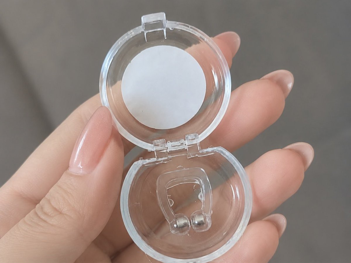 a2cirs's tweet photo. My sister recently got married, and her husband apparently gave her this as a gift... She showed it to me and said she doesn't know what it's for. What is it? Does anyone know? https://t.co/bzs8fJCwrK