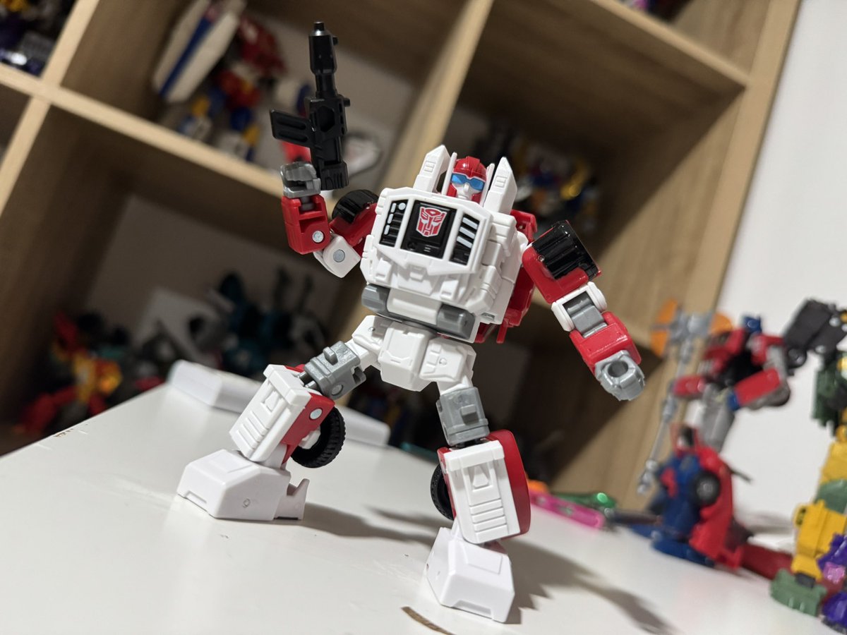 bunzobuggo's tweet photo. Grabbed Swerve from Comic-Con today, I quite like it but yea it’s very slightly worse than Gears https://t.co/qpZgj5VNdZ