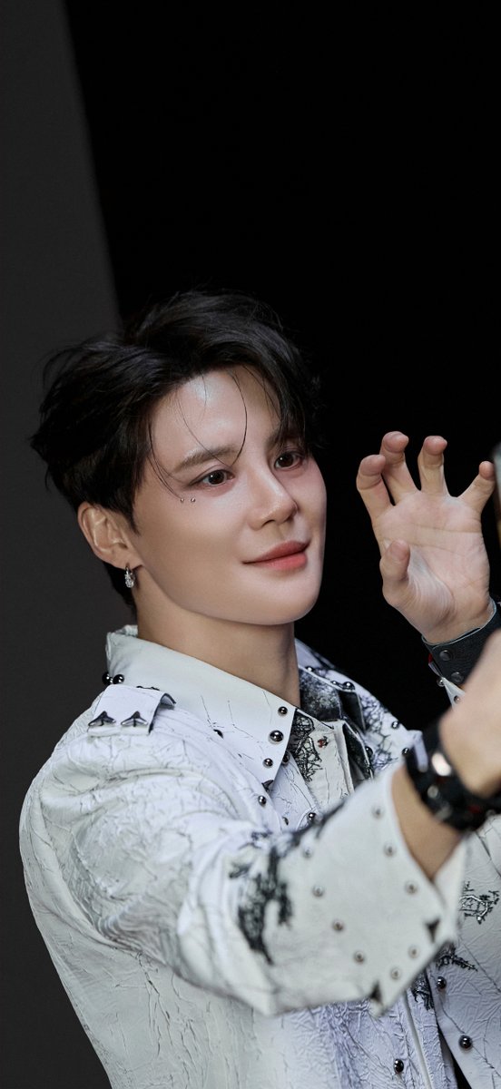 alltoofairy's tweet photo. 배경화면 🪐 (1206*2622) 
#김준수 #XIA 

https://t.co/IjmAHBE3gP
https://t.co/aSV4o1H81e https://t.co/A2txnG6vwq