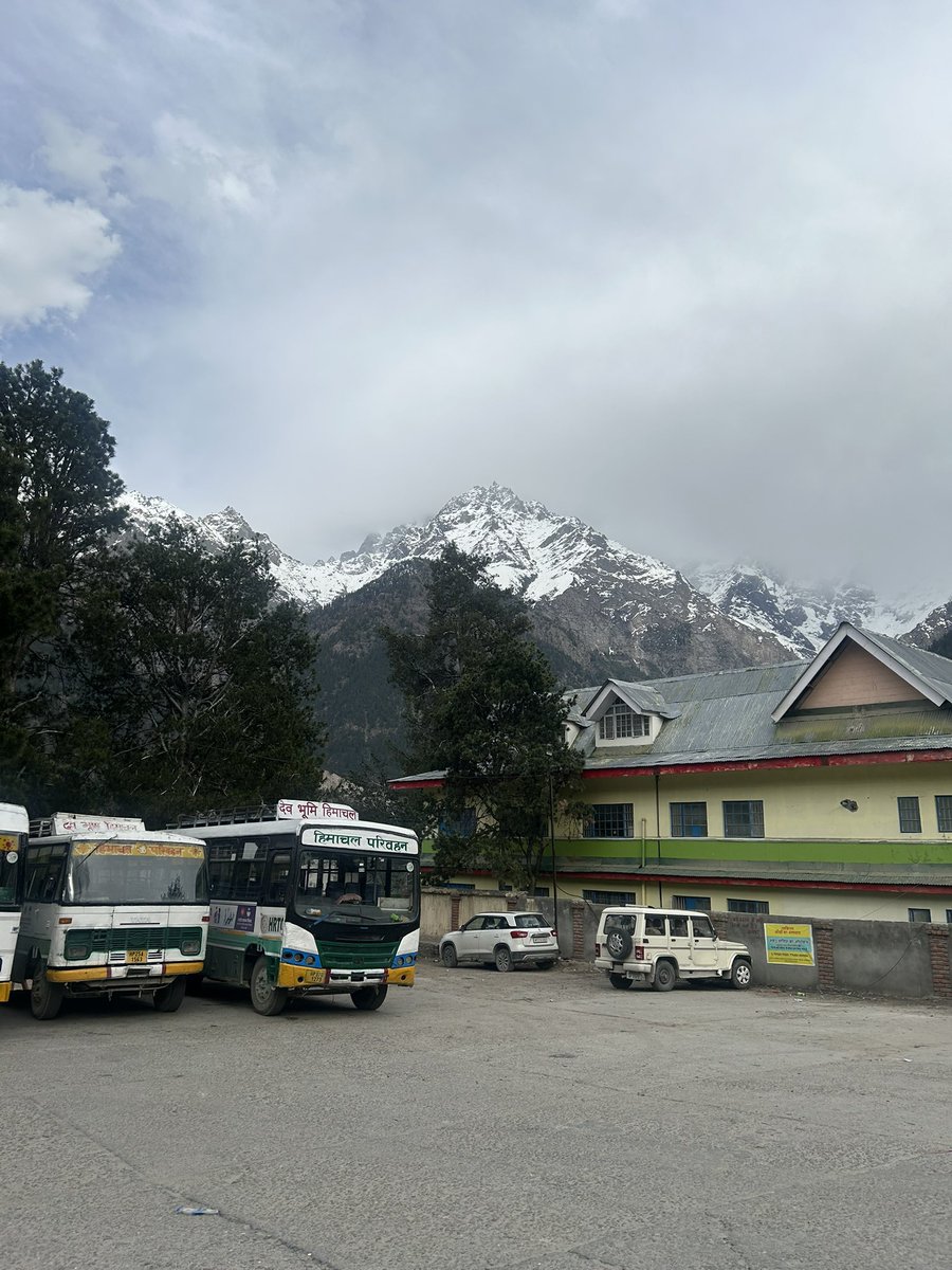 Mohitlogic's tweet photo. Reckong Peo has to be one of the most beautiful bus stands in India. What a view to have while waiting for a bus. 

#Himachal https://t.co/BgLaPxkLal
