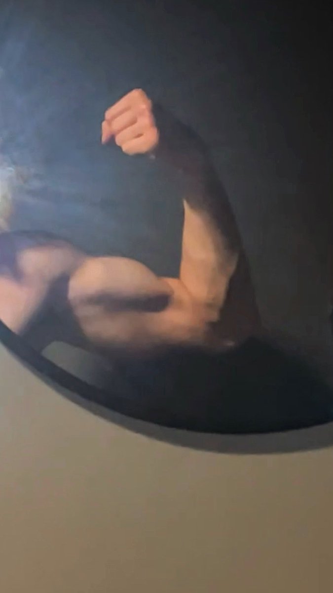diviinetwt2's tweet photo. Goodmorning twt ~ #nsfwtwt #veins #biceps #hands #wata #chudai https://t.co/wyWFWvJB7Q