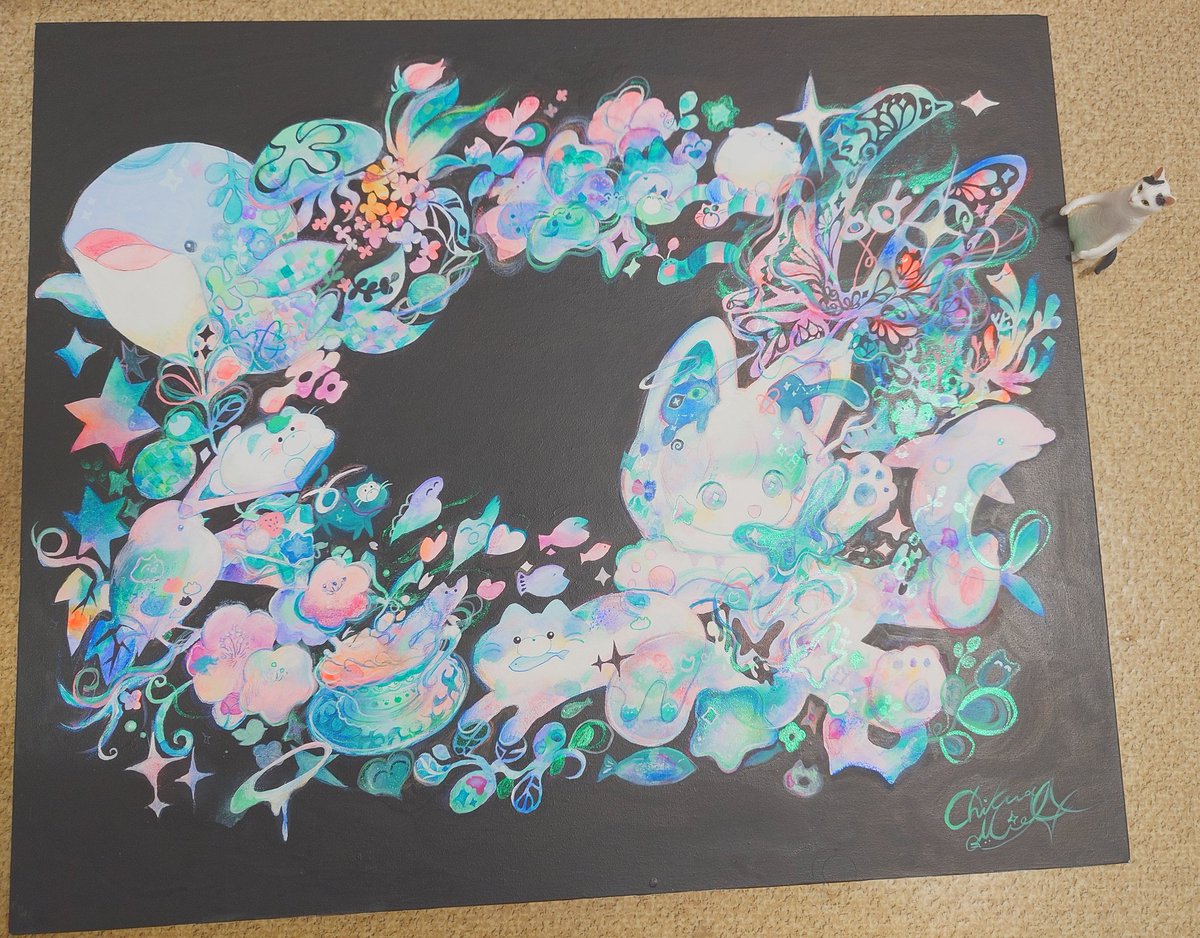 shunji3835's tweet photo. とこのまさん @galleryCAFE8 から
ちくわさん @chikuwamiel の
「ねこのわ」が届いた！
実物で見ると輪をかけて素晴らしい作品
光の粒子のキラキラ感等、ちくわさんの原画は手に取って回し見るのが楽しい
孤独を感じる真っ暗な宇宙の中に浮かぶ繋がりを感じる「わ」を見ていると心がとても和む https://t.co/SB2k225ohv