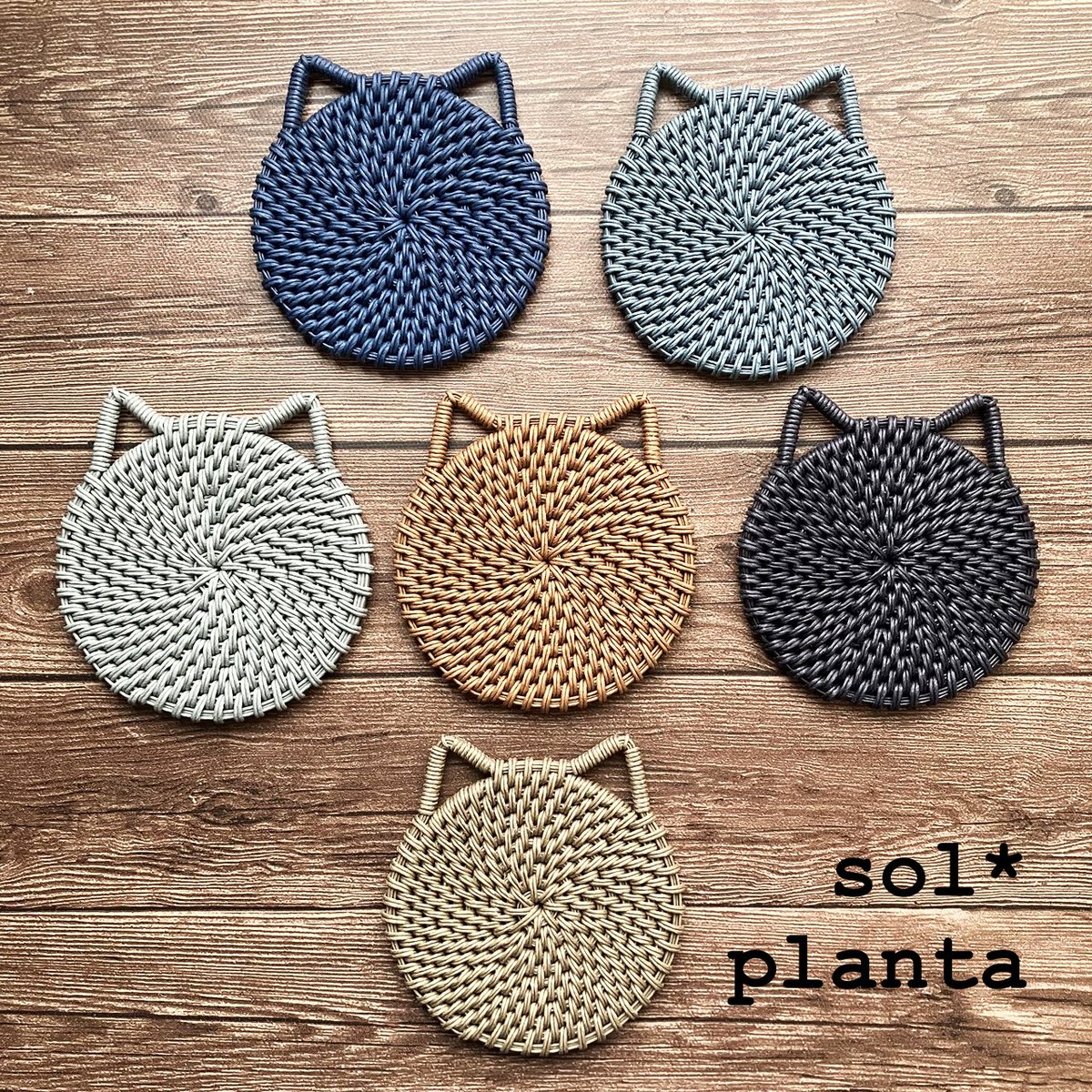 sol_planta's tweet photo. #猫食同源 で毎回登場しているニャーコースター♪
ありがたいことに毎回人気です！
今回は初心に返って？？？単色の細かい編み目のものをご用意しました！
吸水性抜群なので、これからの季節にお勧めです！

猫食同源(壱)
6/13(土)11:00→16:00 甲府駅北口ペデストリアンデッキ＆よっちゃばれ広場 https://t.co/48huHxushW
