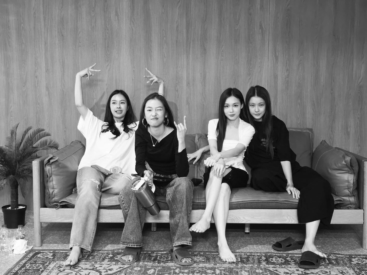 bodyguardchuu's tweet photo. Workshop photos for #GirlRulesSeries 

#MilkLove #มิ้ลค์เลิฟ https://t.co/khYWuAwUFQ