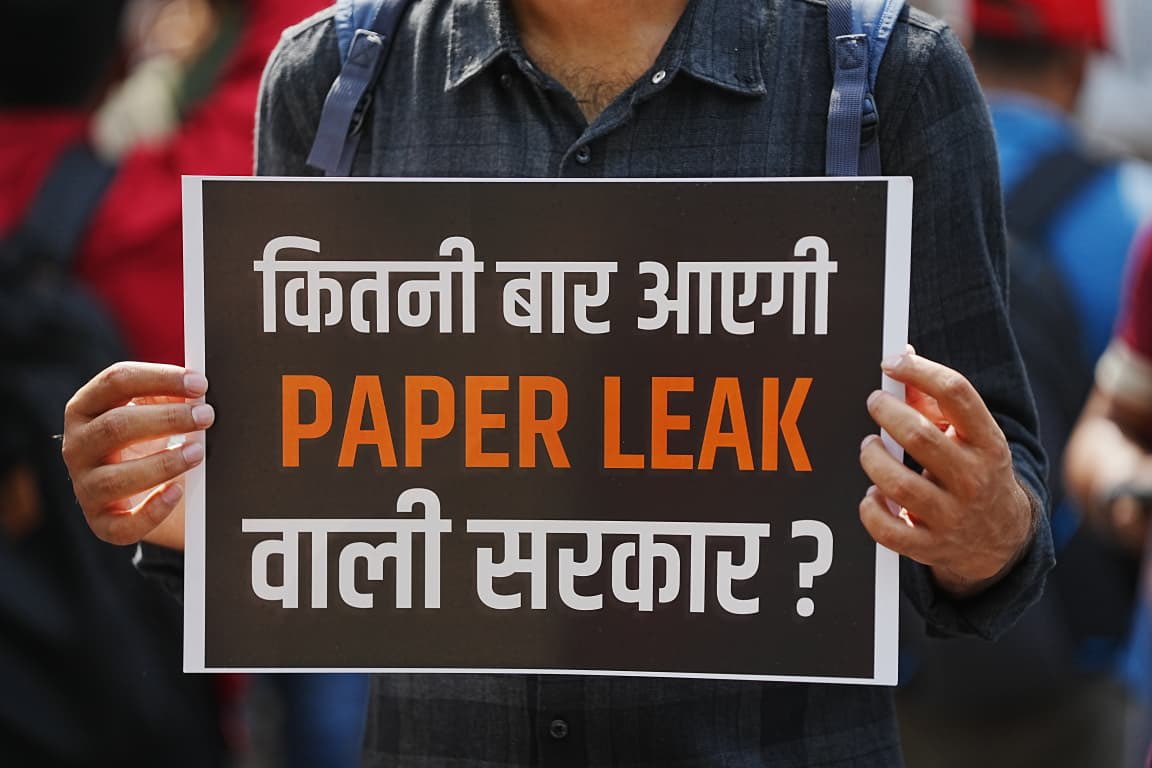 Anvaya4u's tweet photo. @Cockroachisback Shakal kyn hata di... Kis baat se ftti padi hai.. asliyat na bahar aajae so called fake aspirants n GenZ ki.. https://t.co/nZ19ytQyuk