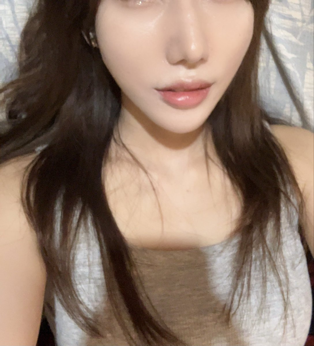 matotomatomato's tweet photo. 韓国のリフトアップレーザー凄い
私のあご肉頬肉行方不明 https://t.co/dS09S4fLFe