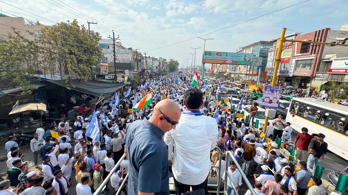 BASFOriginal's tweet photo. सत्ता परिवर्तन यात्रा के दूसरे दिन मेरठ में मिले अपार समर्थन के लिए आभार मेरठ!

#ASP_K_Mission2027 #सत्तापरिवर्तनयात्रा
#UPMaangeChandraShekharAzad #ASPK
#AzadSamajParty #bhimarmy #SattaParivartanYatra https://t.co/jZxDkEJGmY