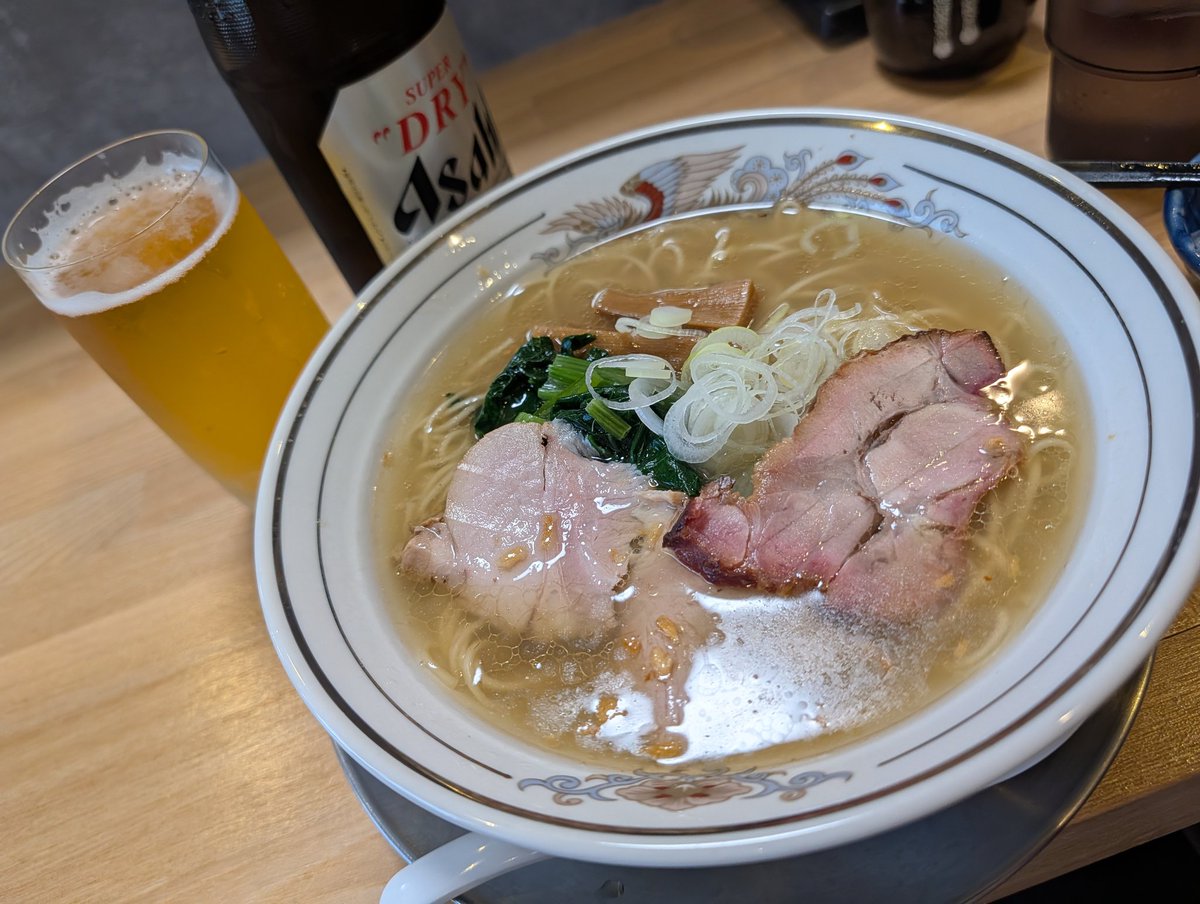 na_katta's tweet photo. きのとみ@茅野市
塩ラーメン、醤油ラーメン、チャーハン
(2人でシェア)

金曜日の夕飯
チャーハンのお肉がゴロゴロ https://t.co/D1YaE0p45W