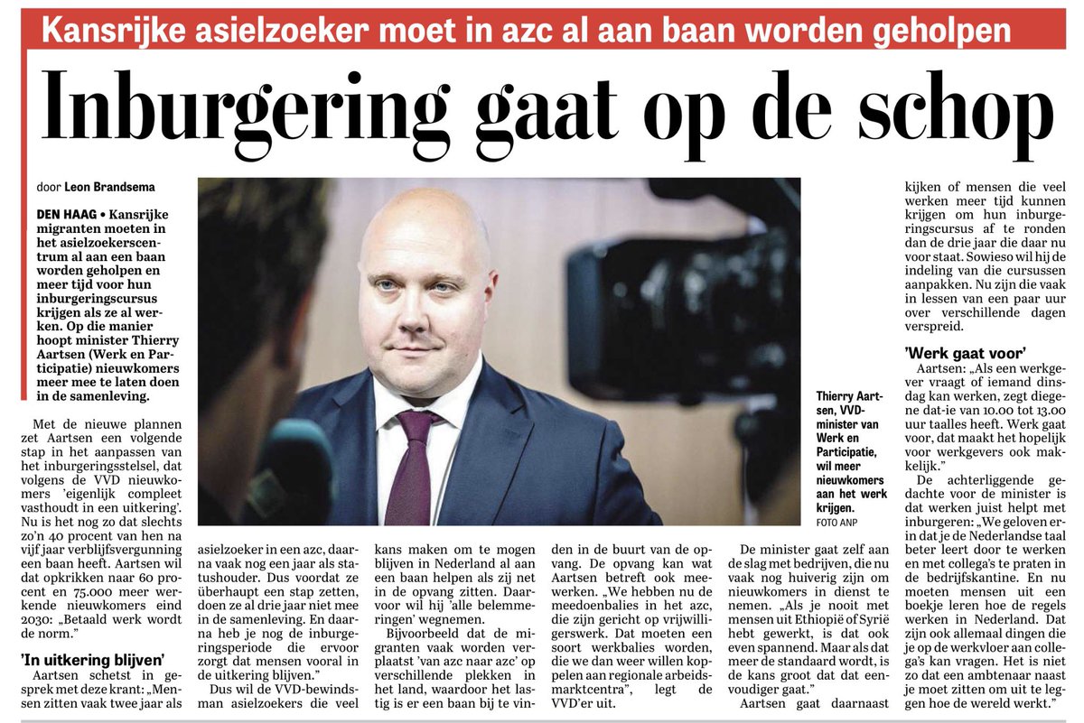 egversteeg's tweet photo. Je woont op een COA-locatie, bijvoorbeeld in Burgum. Volgens de plannen van VVD-minister Thierry Aartsen krijg je voorrang bij het vinden van een betaalde baan.

Verdien je vervolgens €2.000 per maand, dan draag je €500 af voor de opvang, inclusief zorgkosten. Er blijft dus €1.500 over.

Dan is de vraag: is voorrang op een sociale huurwoning nog wel nodig? Veel mensen die jarenlang op de wachtlijst staan voor een sociale huurwoning kunnen alleen maar dromen van €1.500 vrije bestedingsruimte per maand.

Stop met pleisters plakken. Eerst de grenzen onder controle en orde op zaken stellen binnen het asielsysteem, voordat er opnieuw voorrangsregelingen worden bedacht.