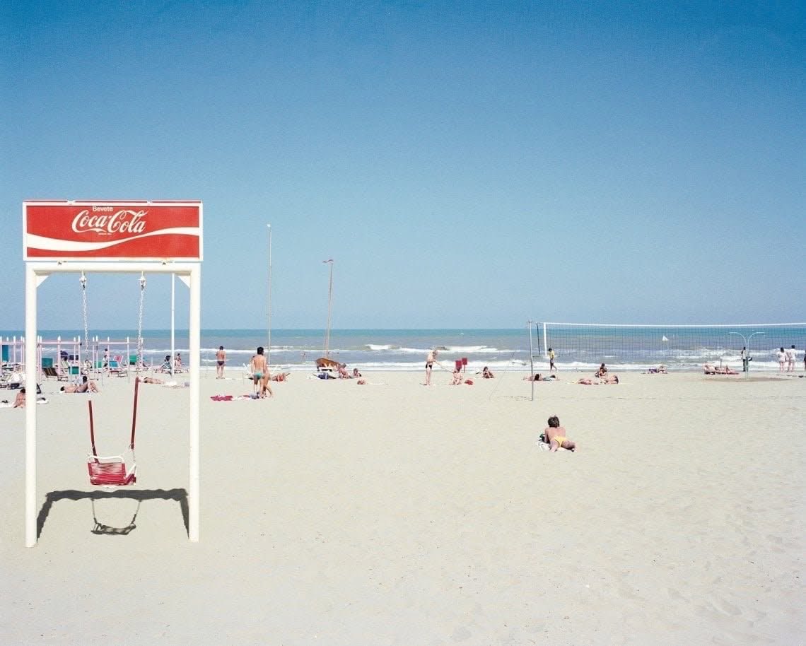 DAXdB's tweet photo. ©️Luigi Ghirri, Cervia, 1989 https://t.co/AljJDxz1xH