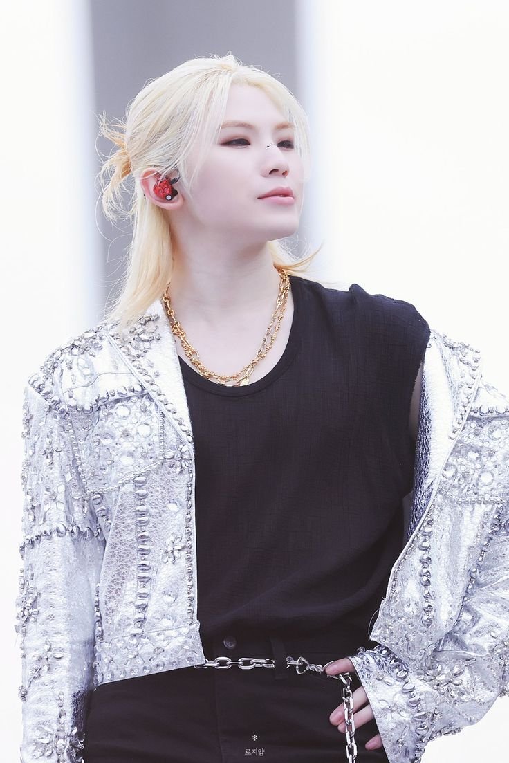 raecoded's tweet photo. @DreamCJen #Jeonghan #Woozi #Junhui  #The8 of #SEVENTEEN https://t.co/Noz1EEPh22