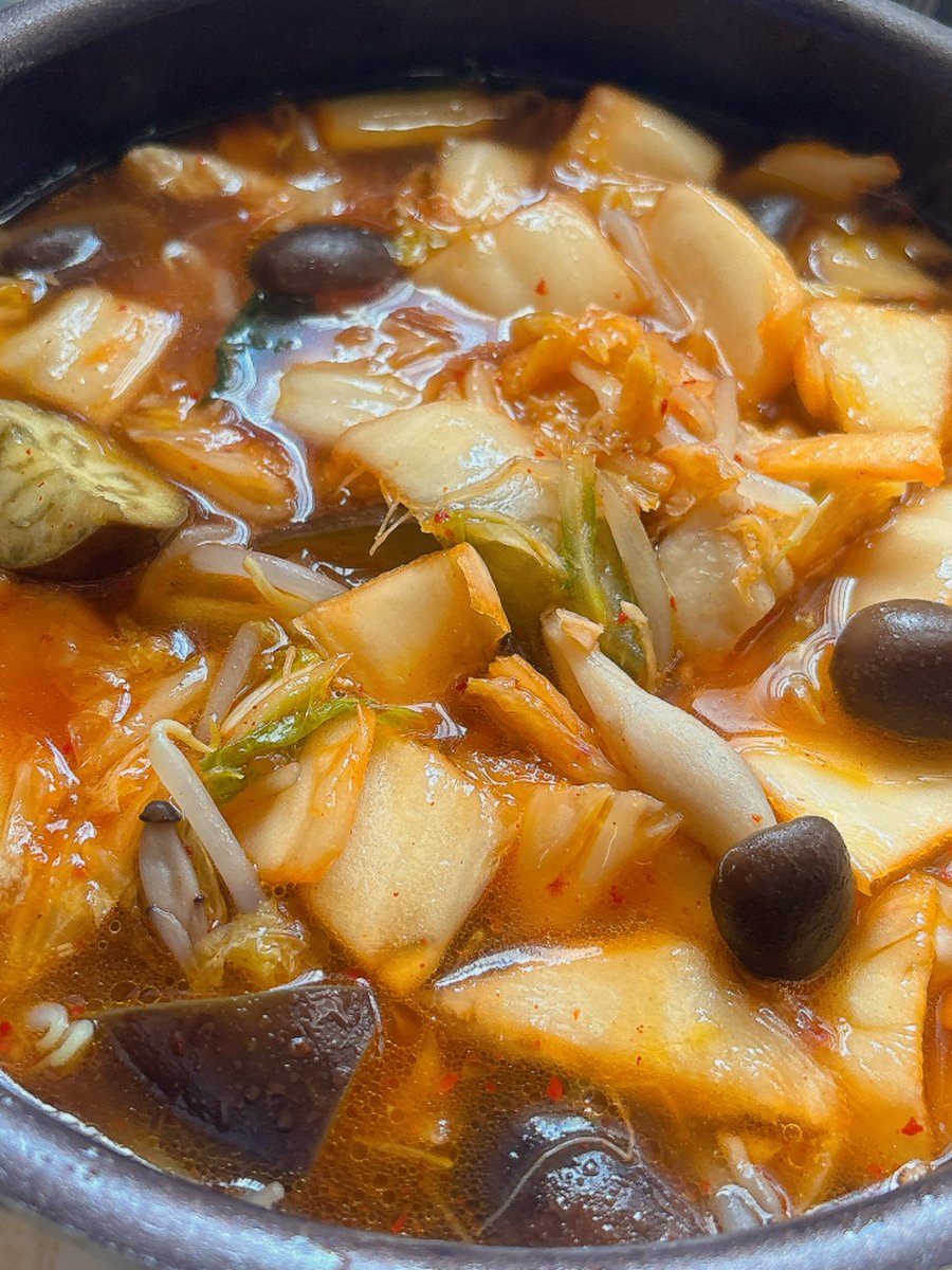 yzkhryk's tweet photo. 辛いの苦手なのに
キムチスープ作った🌶

ダイエットになるかな😂 https://t.co/aq1NrVGxy0
