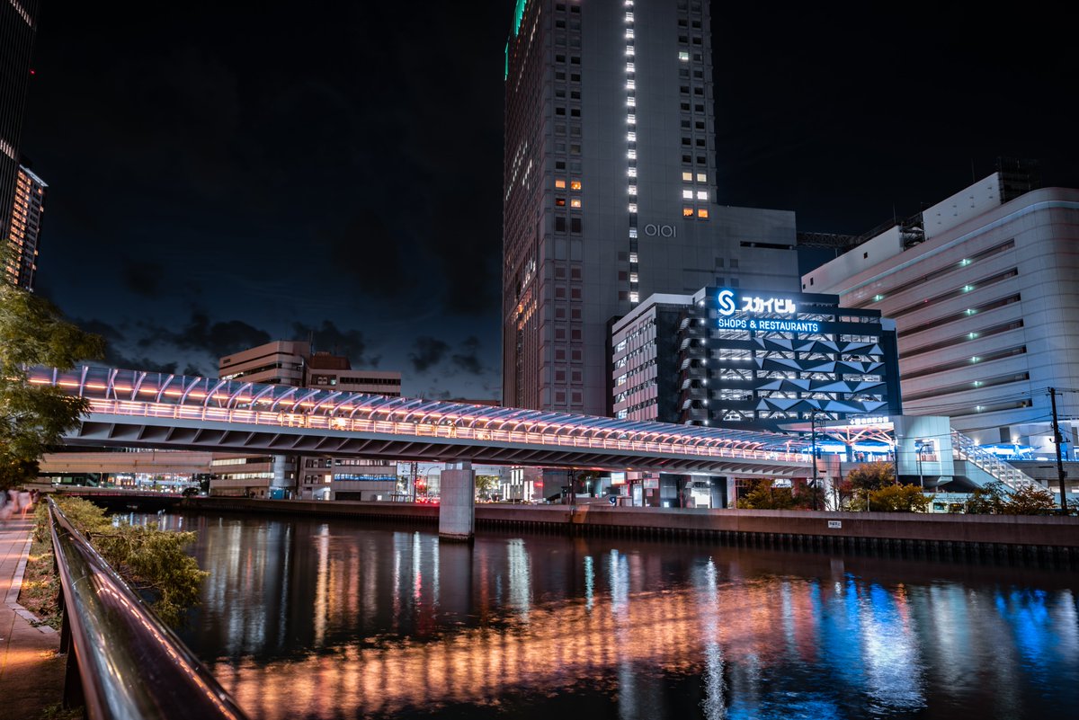 muto_photo's tweet photo. 横浜、水面に映る光 https://t.co/RuNCoNKHTt