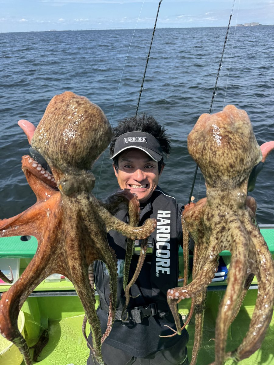 東京湾タコ解禁🐙 デカイの1発狙いで 見事に渋かったけどね 2キロ2匹