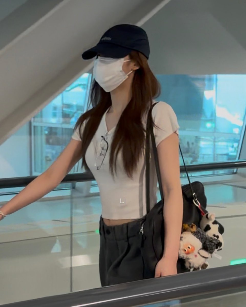 니니 tweet media