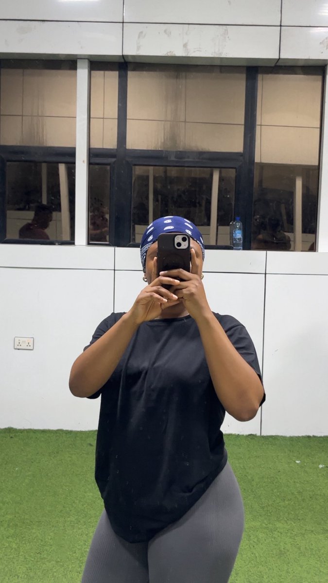 M0yinoluwa's tweet photo. Happy weekend 🖤 https://t.co/g5Z7YmsCRQ