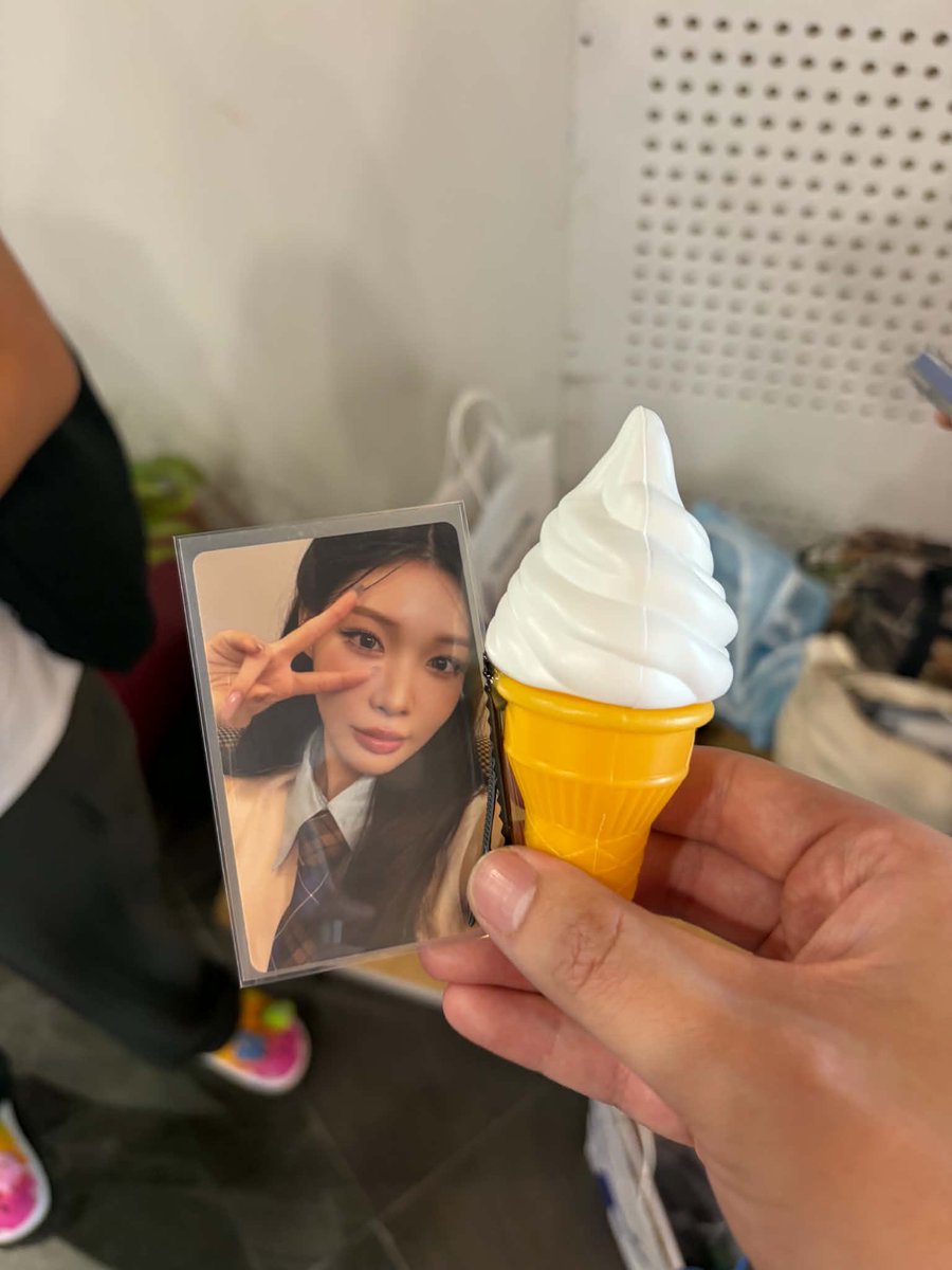 zuzusaida's tweet photo. — 💌 #minatomail
got chungha loop concert md photocard for a friend from @karnnsone. thank you so much for the quick transaction! https://t.co/g1s9ybVAJA