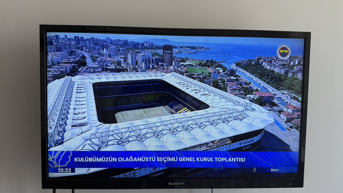 TaLoKinGo's tweet photo. Cennetin yeryüzündeki vücut bulmuş hali 😍💛💙#Fenerbahçe https://t.co/McYp8PCCp4
