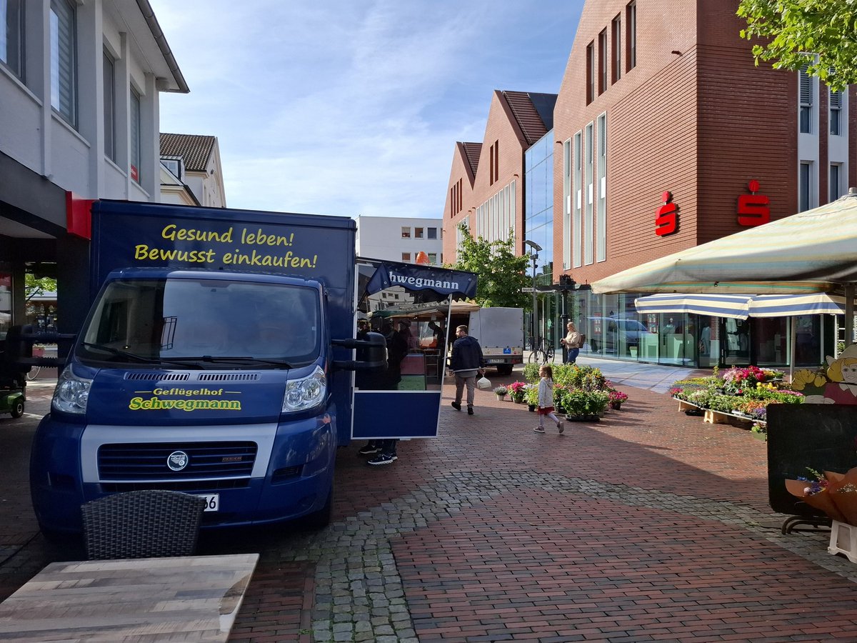 Amchanagi's tweet photo. Pflichtbewusst den #Einkauf auf dem #Wochenmarkt durchgeführt. Einiges ist dort günstiger als erwartet. https://t.co/2z4e9gUMzD