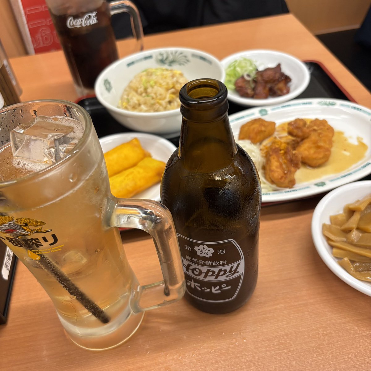 scarlet_thunder's tweet photo. 昨日は秋葉原の喫煙室がある日高屋に行ったんだが、激混み過ぎて回ってなかったので酒より先にツマミ出てきて笑ったw
賑やか過ぎたので行くなら竹ノ塚の日高屋だなー
居酒屋よりウルセー⚡️ https://t.co/my8P4ADhsP