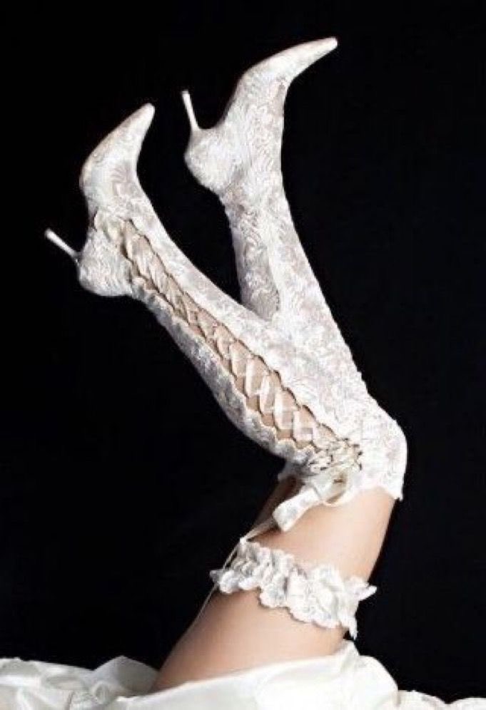 _littlethicket's tweet photo. this lace tights heels are so cute https://t.co/L1FWO6eQtC