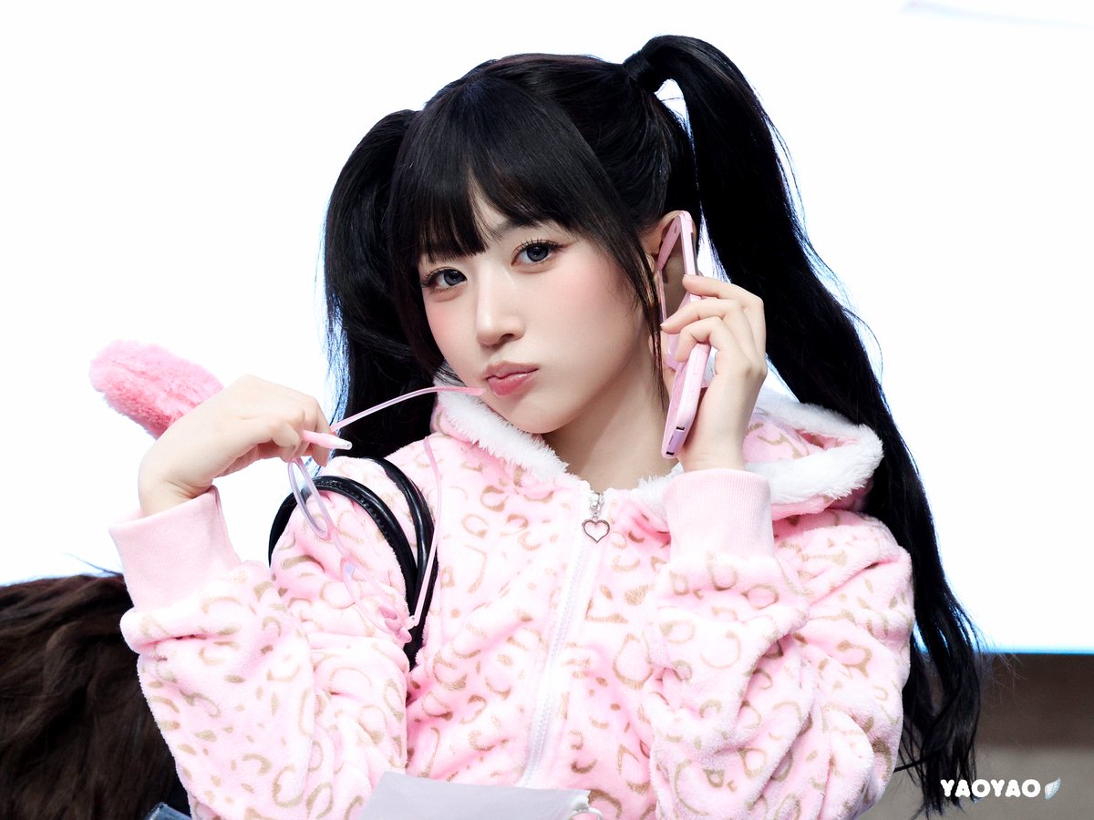yaoyao_Haewon's tweet photo. 260606 Y2K🐆📞

여보세요 ～💗💕💓

#NMIXX #엔믹스
 #해원 #HAEWON https://t.co/n8bSYiCOyv
