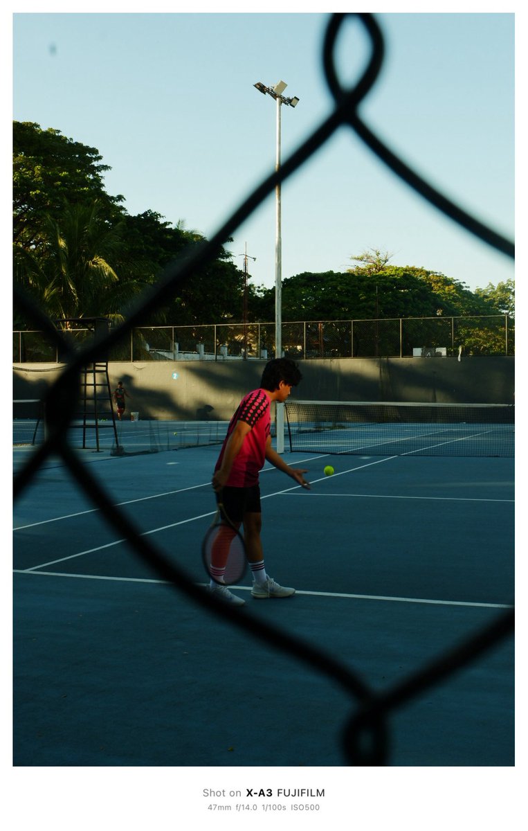 copiismine's tweet photo. tennis court with fujifilm https://t.co/Q9mvT8MBhL