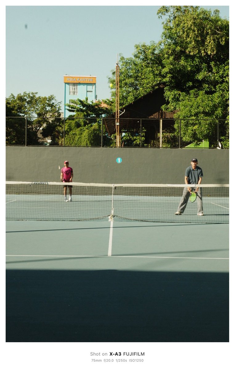 copiismine's tweet photo. tennis court with fujifilm https://t.co/Q9mvT8MBhL