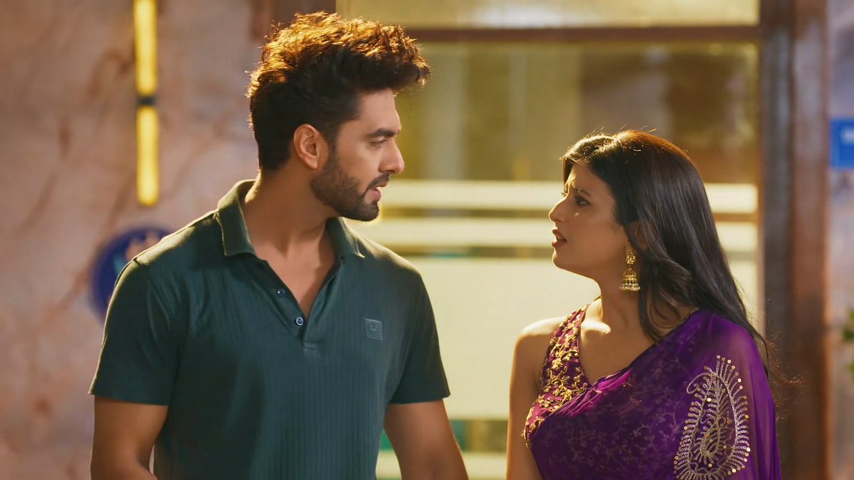 RadhikaTweets25's tweet photo. Even though I already know what a useless and pathetic family Poddars are, my heart breaks for #AbhiMaan after watching this scene.

Tomorrow their faith will be shaken.
Their confidence will be shattered when the entire family turns against them for an outsider.

#Yrkkh https://t.co/Rtnt591EMv