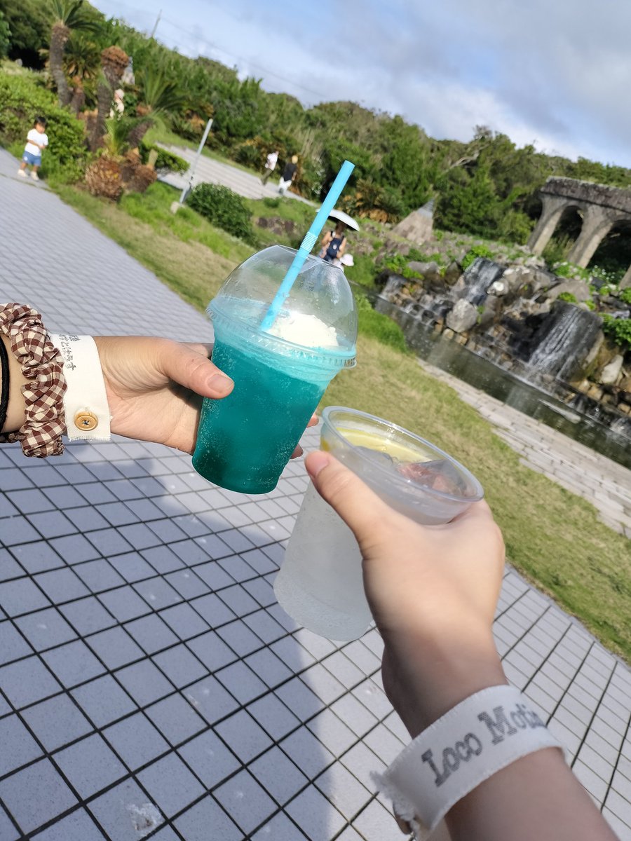 insomniaapple's tweet photo. 新島〜！夏休みすぎる https://t.co/YoDZddEdBf