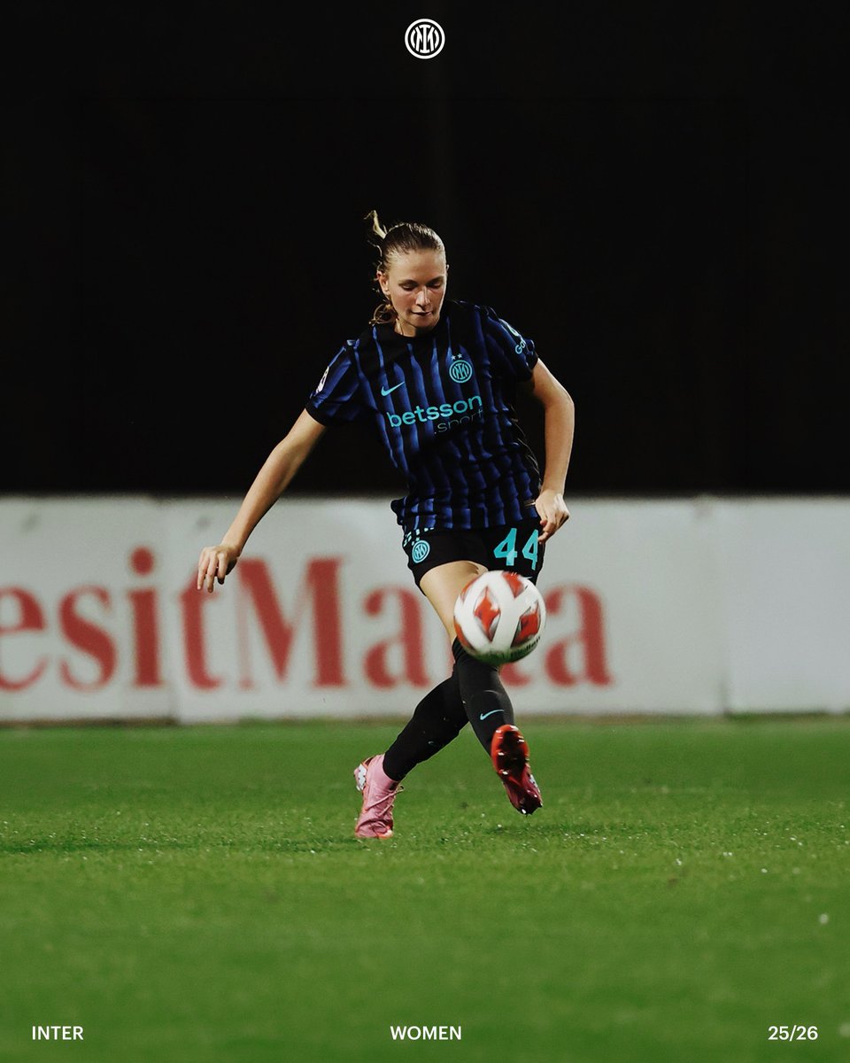 Inter_Women's tweet photo. With the number 44: LIDIA CONSOLINI🖤💙 https://t.co/QUhNUBhrPo