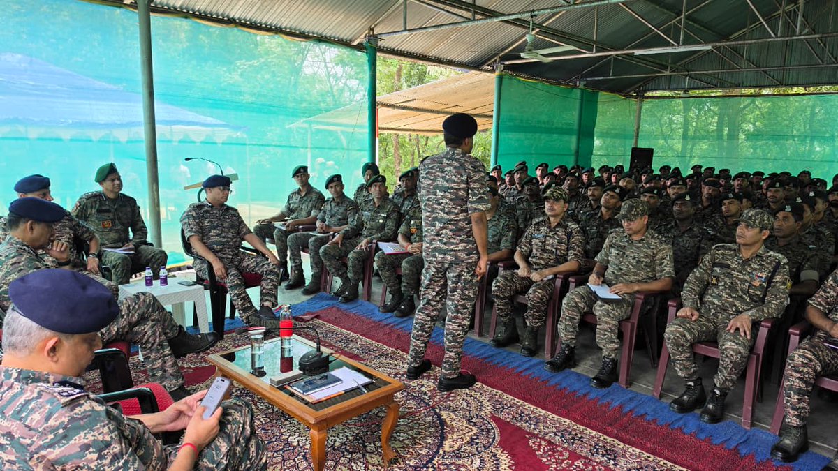 crpfindia's tweet photo. On Day 3 of his Manipur tour, DG #CRPF, Shri G. P. Singh, IPS, visited CoBRA Personnel. 

​Addressing troops, he commended their stellar role in various operational theatres and emphasized on operations while caring for the sentiments of the local population wherever they operate. He motivated the personnel to work with zeal and vigour to wipe out insurgency from Manipur. The interaction concluded with a warm, informal interaction. 

​#NationFirst
#Vandematram150 #MissionNaxalMuktBharat2026
#MissionpeacefulManipur
@gpsinghips
@northeast_zone
@CentralZoneCrpf 
@crpf_j 
@southzone_hyd
@mnp_2018 
@cobrasectorhqr