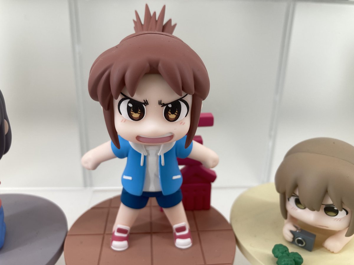 retnuc's tweet photo. CITYの新作フィギュアきた！

サイズは15cmくらい？
南雲は1話の正論カット、にーくらはブロッコリー撮影、わこはお茶飲んでるのかと思ったら墨汁の匂いかいでた笑

まつりやえっちゃんも出してくれていいんですよ？グッスマさん！

#アニメCITY #animeCITY
#グッドスマイルカンパニー
#グッスマフェス https://t.co/AtnCpZbm5o