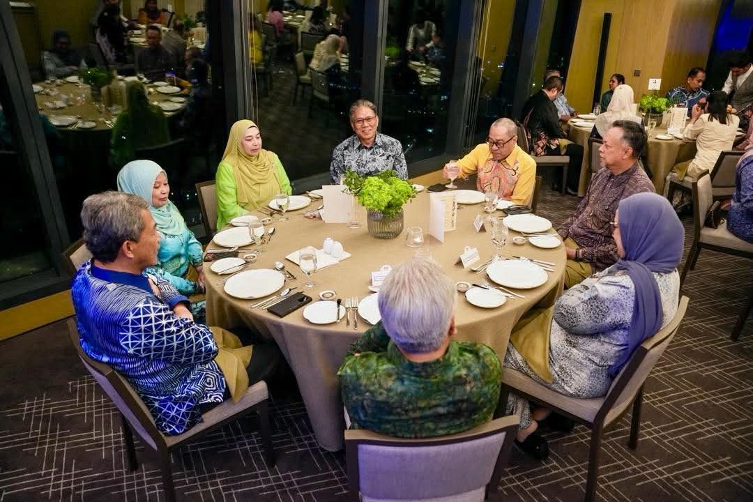TOKMATCOMMS's tweet photo. ...... dalam memperkukuhkan hubungan dua hala, mempromosikan kepentingan Negara serta mengharumkan nama Malaysia di peringkat global.

Selamat menjalankan tugas! https://t.co/VWT1k0Rimi