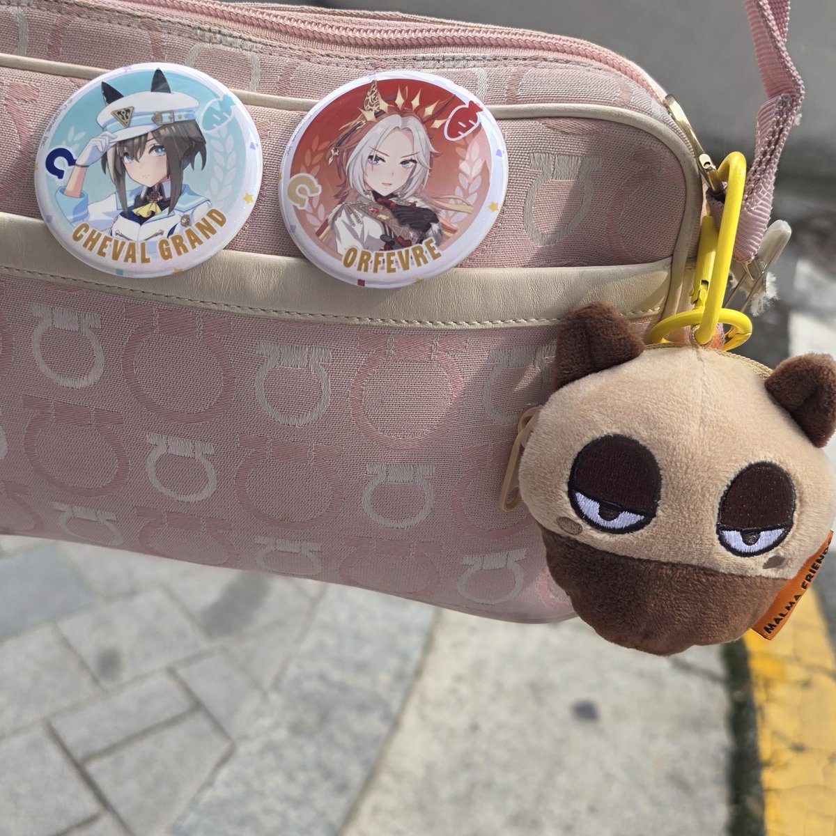 Sen_A_Pyon's tweet photo. 팝업 재밌었다 그치🤭🤭🤭
𝘽𝙄𝙂 𝙇𝙊𝙑𝙀...🐴🧡 https://t.co/5kQ2gWLvDH