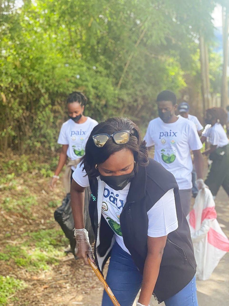 PAIXDataCentres's tweet photo. We marked World Environment Day by coming together to make a meaningful impact in our surroundings. In collaboration with Nairobi City County and Upper Hill District Association, we took part in a cleanup exercise around Upper Hill. 
 
#Worldenvironmentday #paixdatacentres https://t.co/OGTH2FfEBP