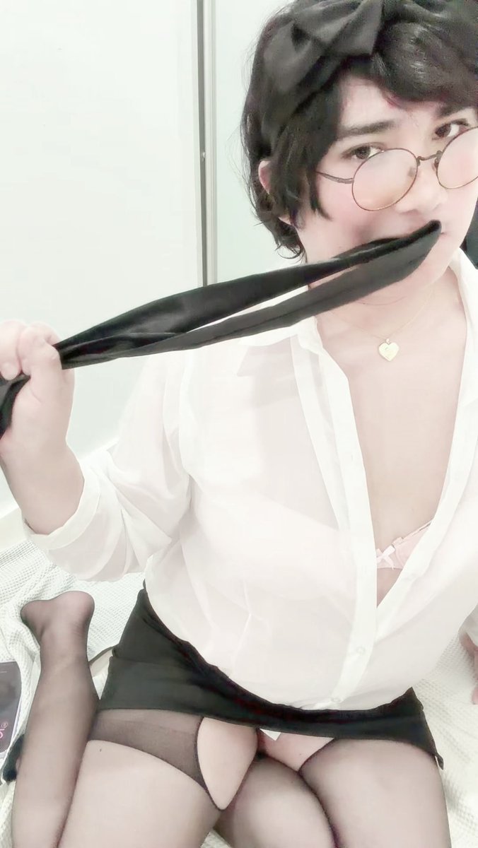 PrincessCowFran's tweet photo. Me pones muy caliente daddy cuando me tratas como una linda estudiante o como de tu propiedad 💕🌸

#femboy #trapito #trans #missy #thighs #stocking  #nylon #bdsm #ballgag #bondage #femboysissy #waifu #hentai #lgtb #femboyfriday #transgirl #transgender #nonbinary #sissy #femboymx https://t.co/lHRLKgHUI6