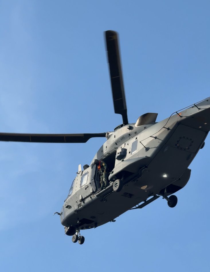 EjercitoAire's tweet photo. ¡Buenos días, aviadores!👋🏼

Hay vistas privilegiadas. Y luego está la responsabilidad de protegerlas.

Cada vuelo tiene un propósito: estar donde se nos necesita.

Imagen del NH-90 del Ala 48. 🚁 https://t.co/4GHrCGoKMH